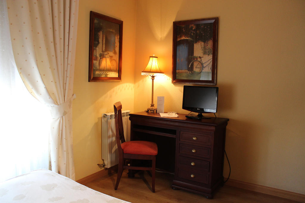 Dc Mesones 21 Hotel Lerma Ruang foto